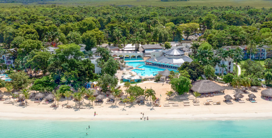 Your Complete Guide to Beaches Negril: A Family Paradise on Jamaica’s Famous Seven Mile Beach
