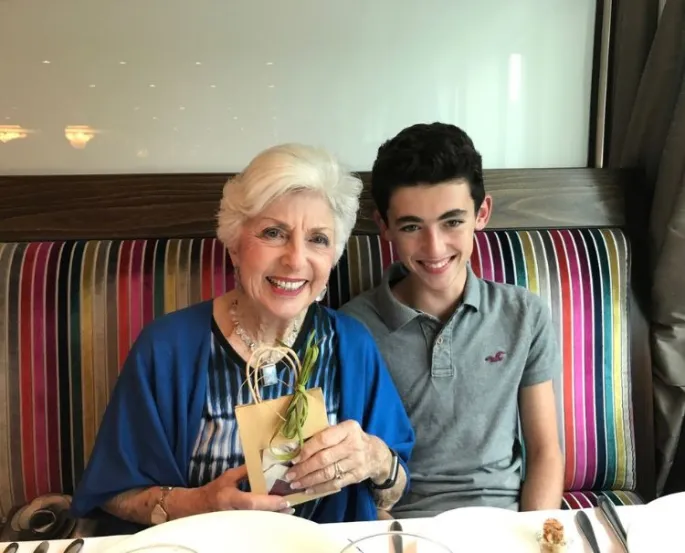 Preview_grandmother_grandson