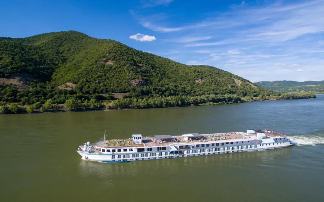 The World of Themed River Cruises: Find One That Matches Your Passion