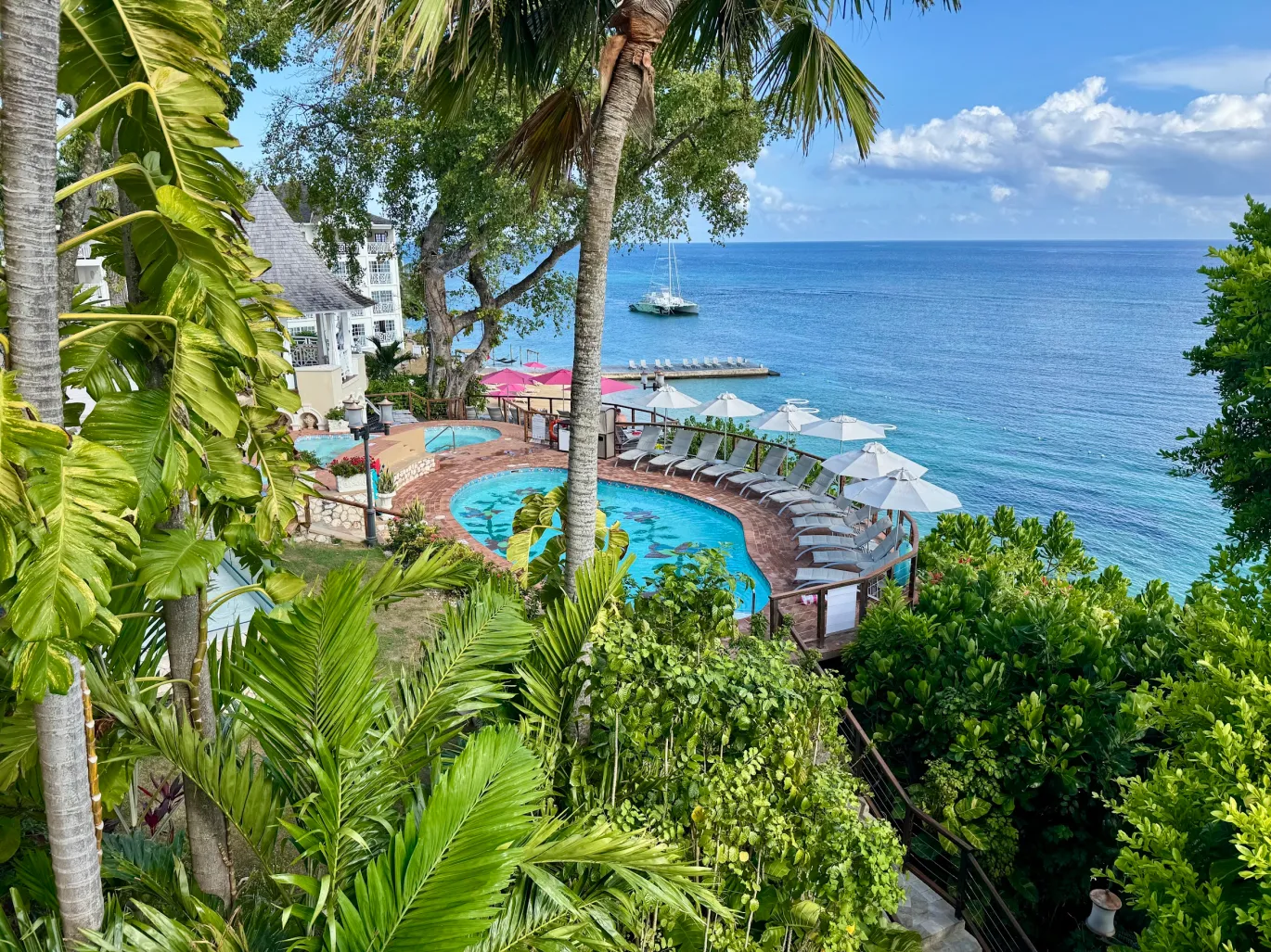 Sandals-Royal-Plantation-Pool-Beach