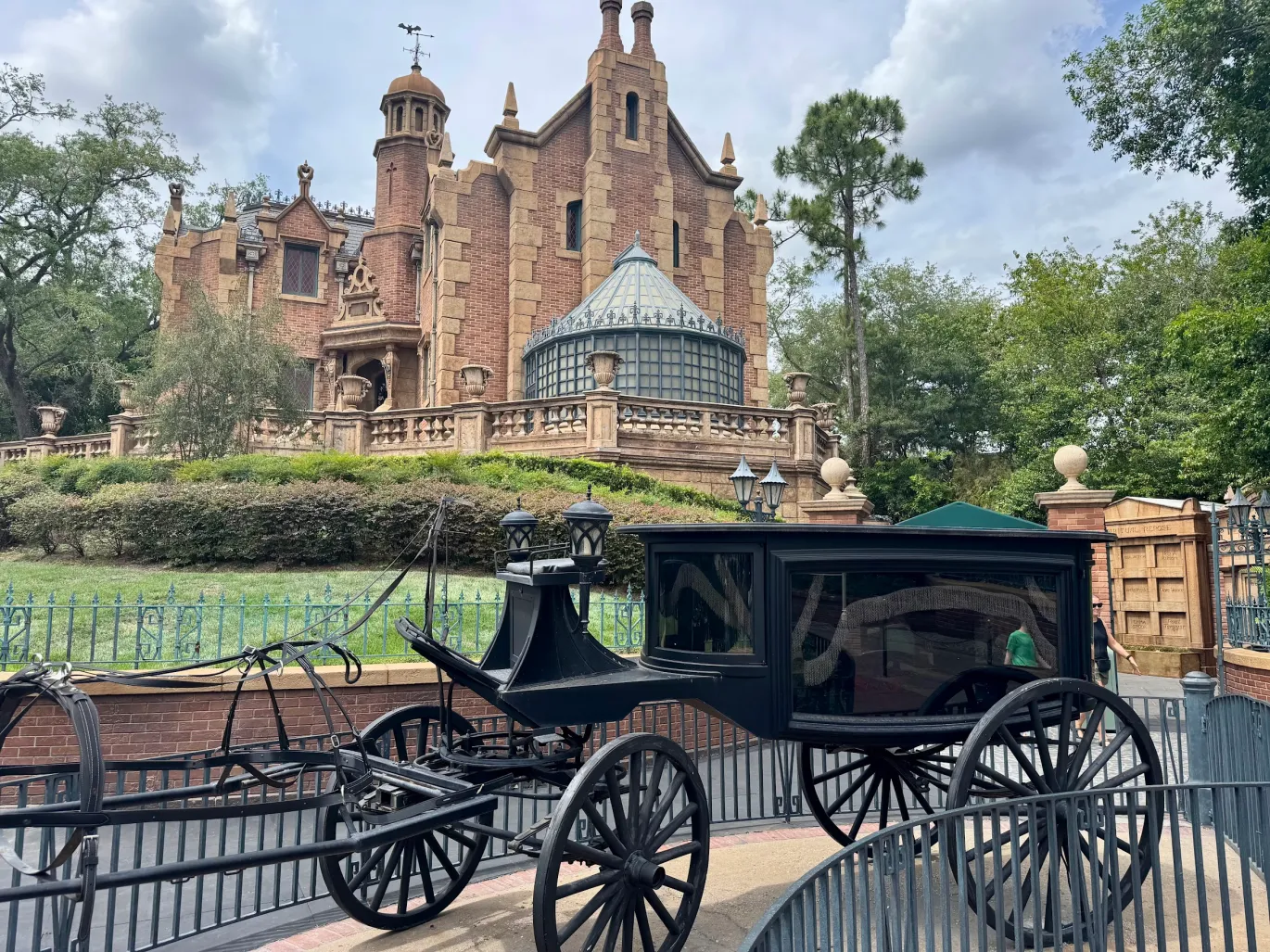 29-Magic-Kingdom-Haunted-Mansion