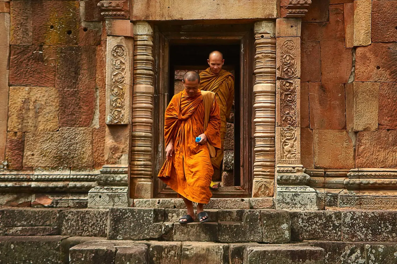 thailand-monks-temple-tourism-161183